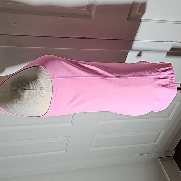 Lululemon pink razor back tank top.‎ Very good used condition. Size 8. - Picture 3 of 7